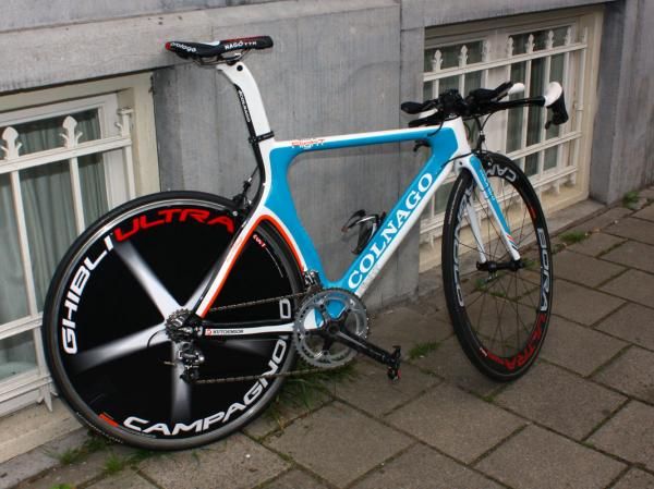 Colnago provided BBox-Bouygues Telecom riders with its aero Flight model.