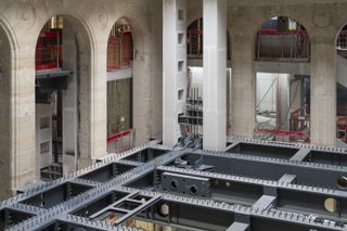 pictures of construction at the fondation cartier new home in paris