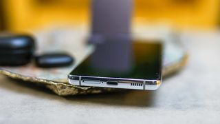 Samsung Galaxy S21 Ultra bottom SIM Card slot