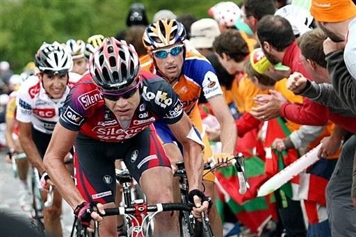 Cadel Evans (Silence-Lotto) brushed off his injuries