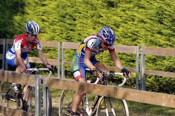 Christel Ferrier-Bruneau leads Daphny Van Den Brand in the chase.