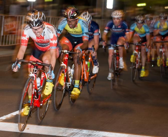 SmartStop-Mountain Khakis take up the chase.