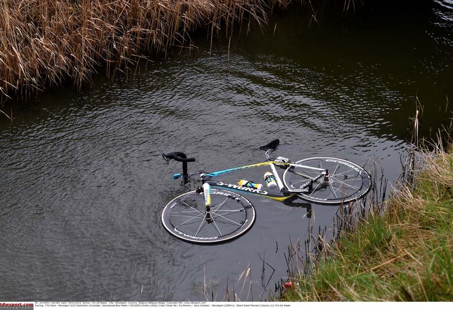 A floating bike during Gent-Wevelgem