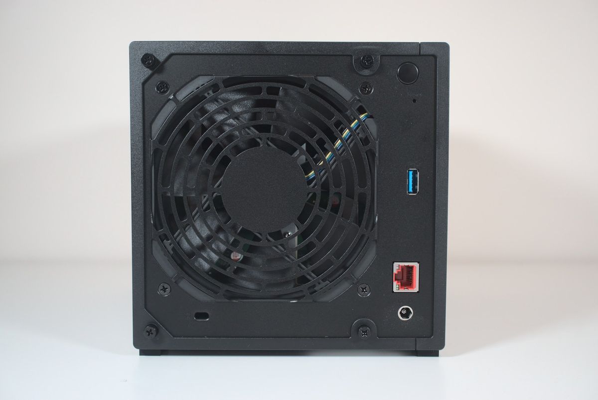 ASUSTOR AS1104T
