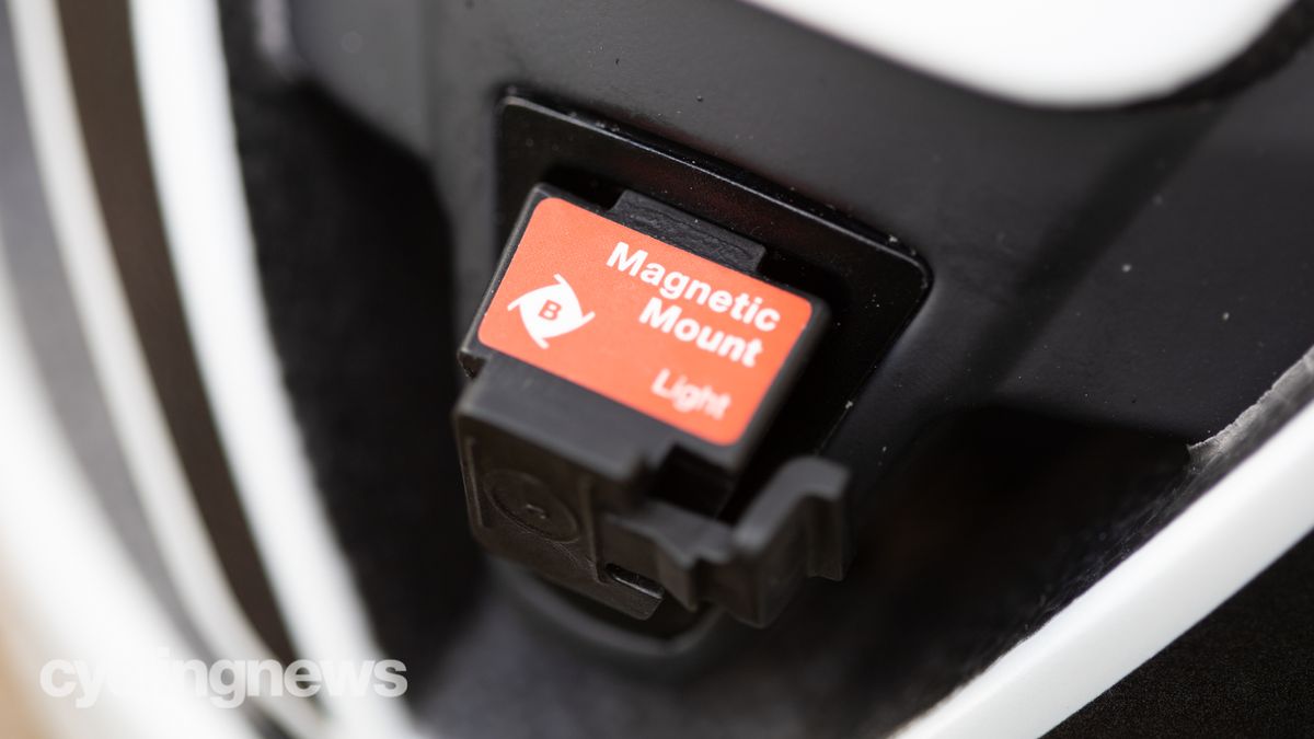 Detail of Bontrager Circuit rear blendr mount