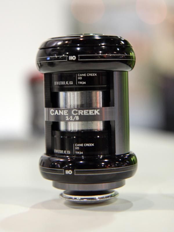 Lower skirts on the lower headset cups lend extra contact area in that high-load area while longer chamfers at the edges help ensure that the cups press in straight.