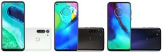 Den läckta bilden visar upp Moto G8 (vänster), Moto G8 Power och Moto G8 Styulus (höger).