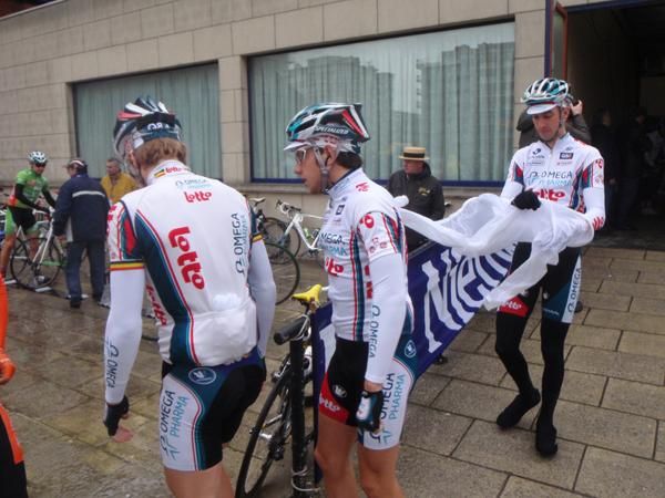 The Lotto riders head to the sign in. Could today be their day?