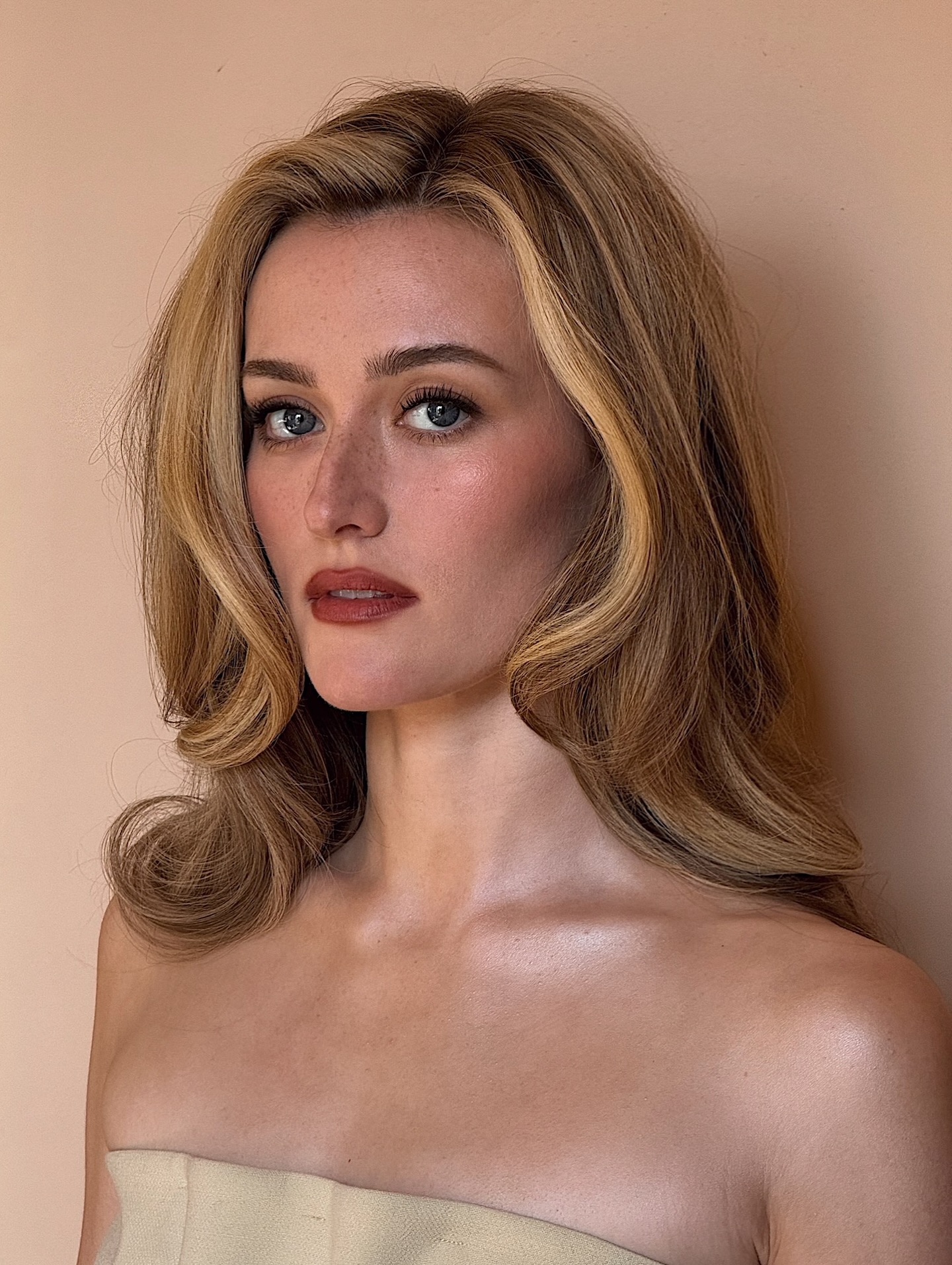 Sarah Pidgeon with champagne brunette hair colour