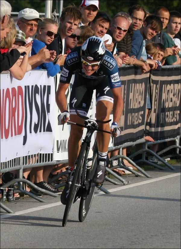 Jakob Fuglsang (Team Saxo Bank) gives his all on the run to the finish line.