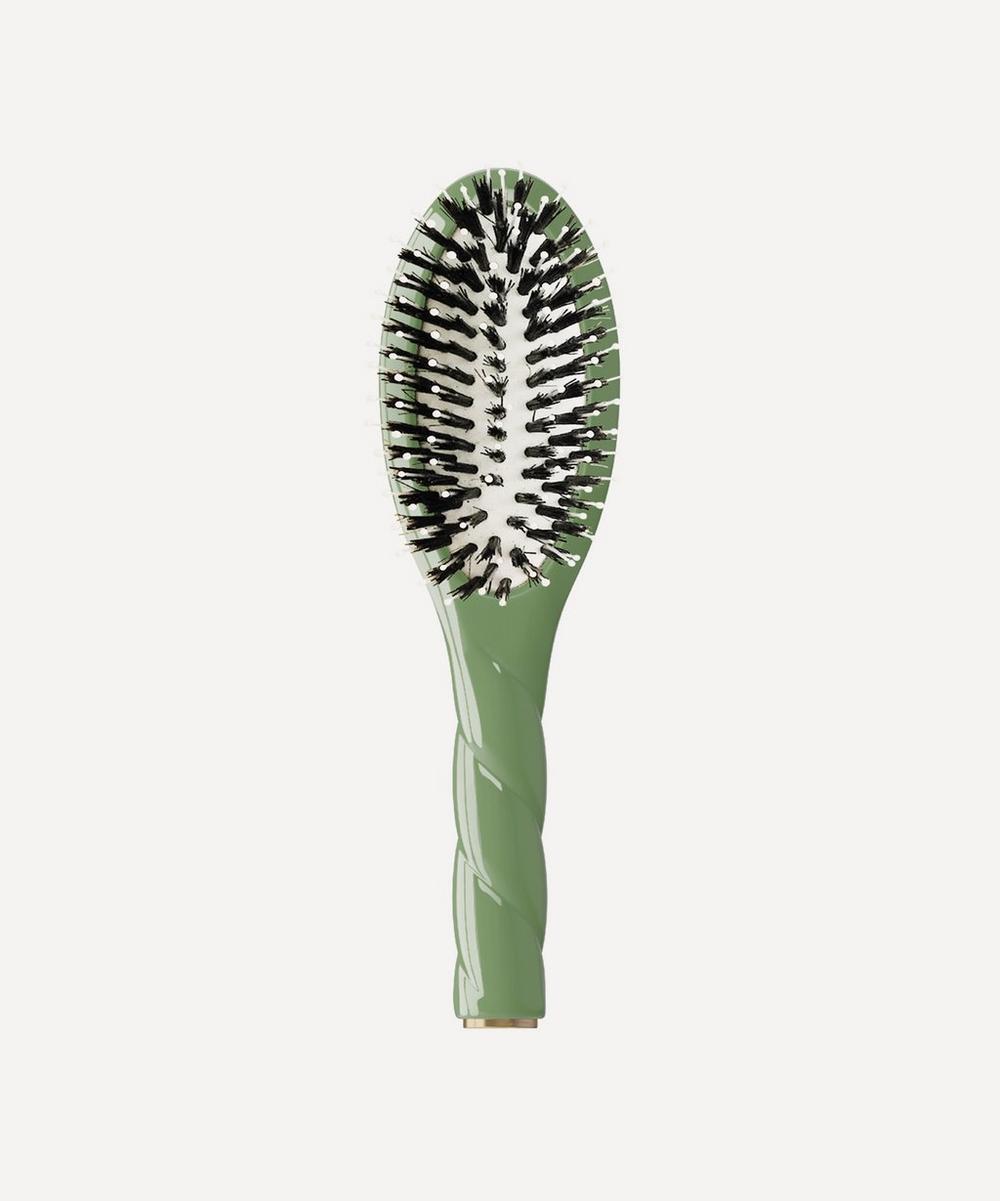 N.03 the Essential Soft Petite Brush