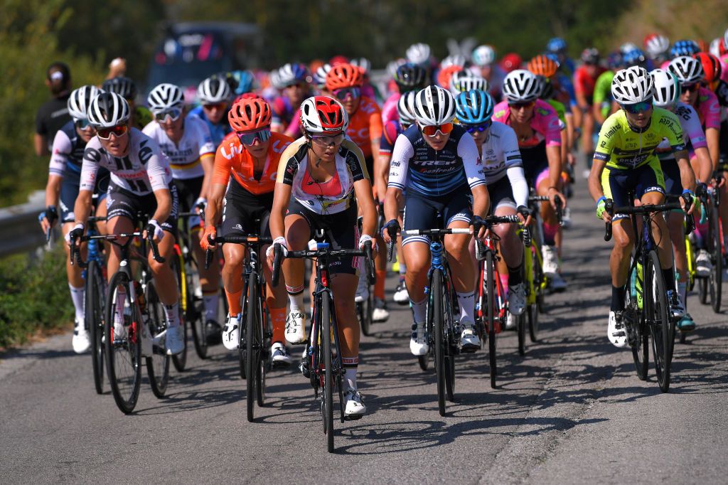 ASSISI ITALY SEPTEMBER 13 Sara Casasola of Italy and Team Servetto Piumate Beltrami TSA Floortje Mackaij of The Netherlands and Team Sunweb Elisa Longo Borghini of Italy and Team Trek Segafredo Peloton during the 31st Giro dItalia Internazionale Femminile 2020 Stage 3 a 1422km stage from Santa Fiora to Assisi 413m GiroRosaIccrea GiroRosa on September 13 2020 in Assisi Italy Photo by Luc ClaessenGetty Images