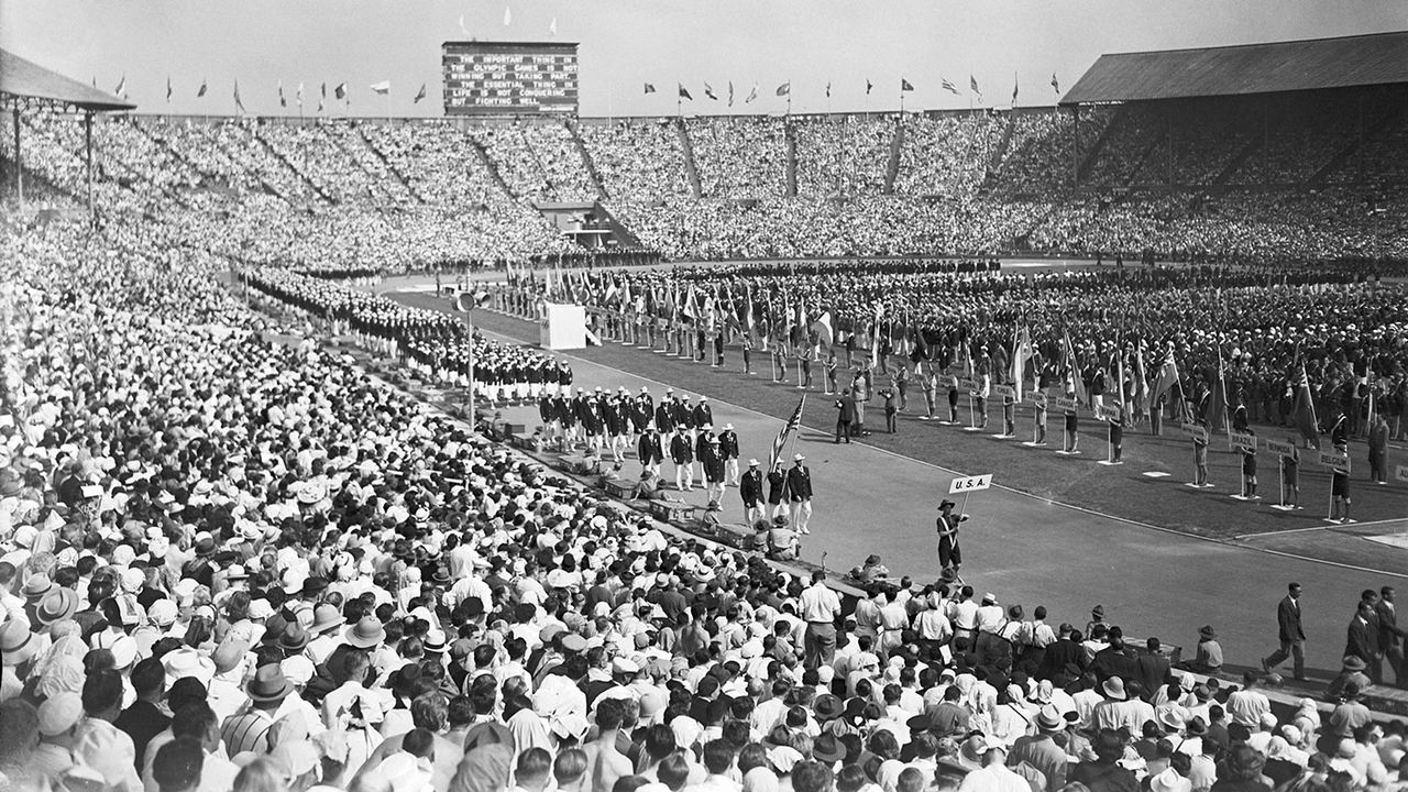 Opening ceremony of the London Olympic Games at Wembley Stadium © Topical Press Agency/Hulton Archive/Getty Images