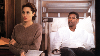 (L-R) Angelina Jolie and Denzel Washington in "The Bone Collector" (1999)