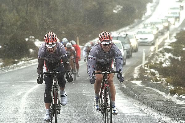 Ben Day (left) and Fly V Australia teammate Benjamin King work hard at the front of the leading group.