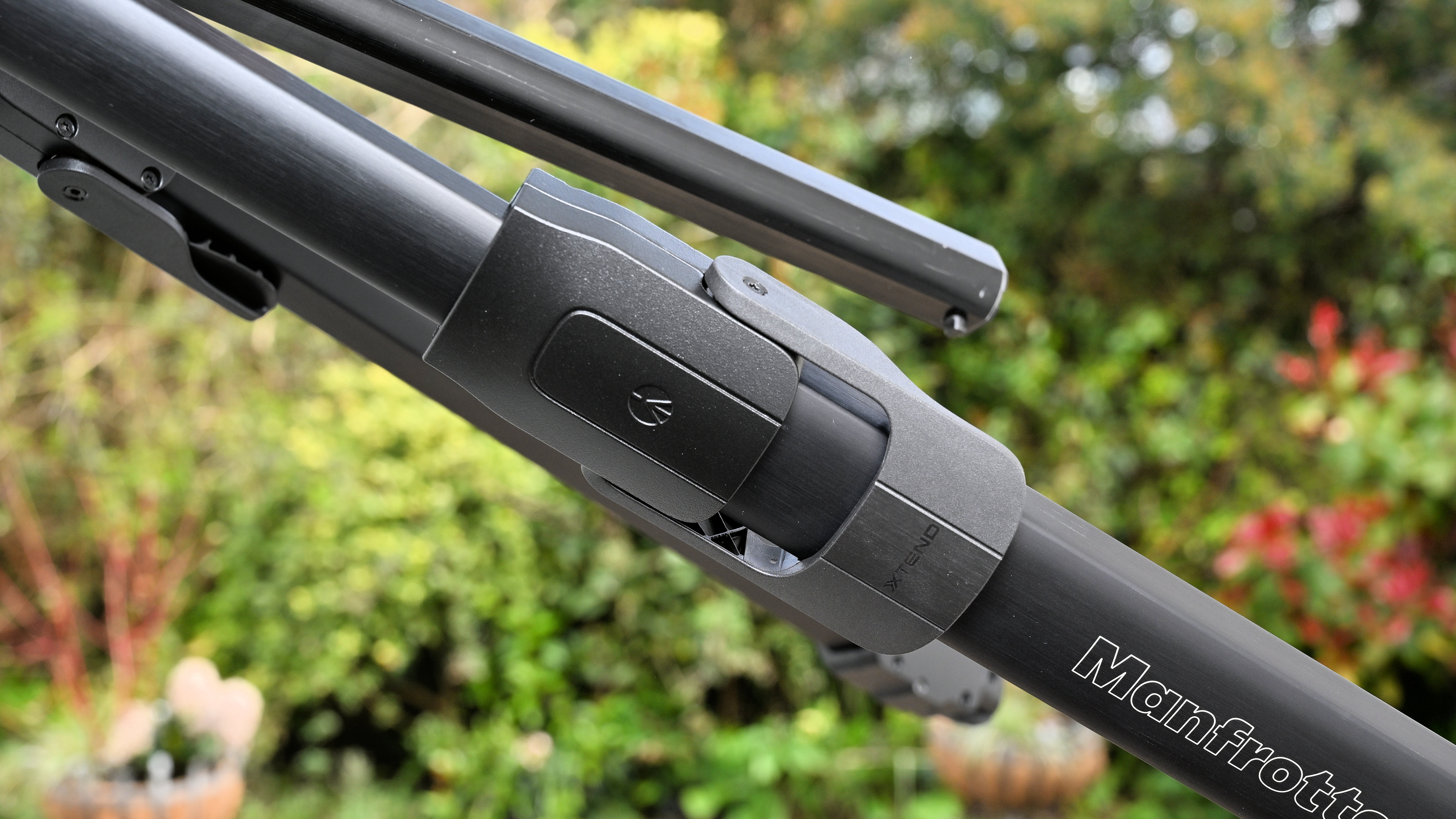 Manfrotto ONE Photo tripod product shot