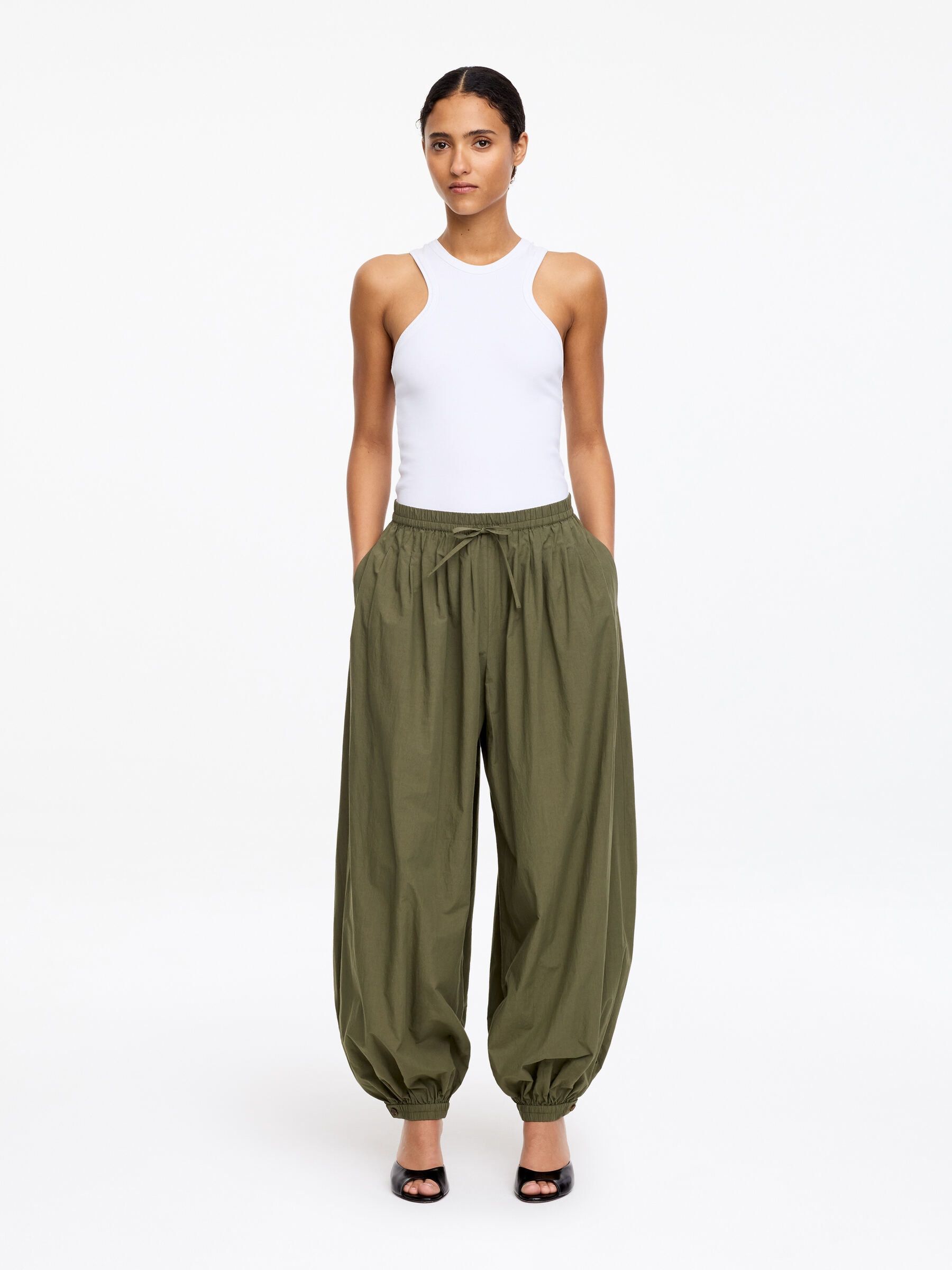 Balloon Cotton Trousers – Khaki Green – Women – Arket Gb