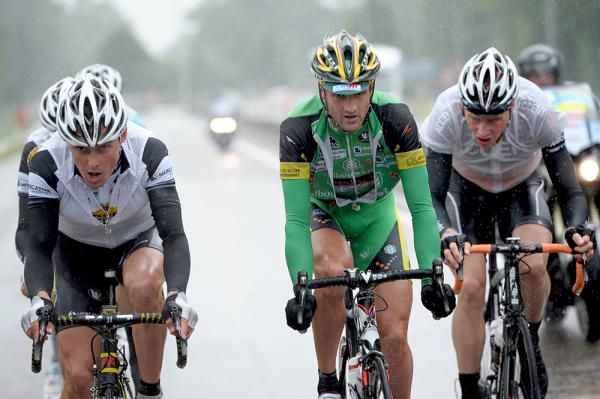 The breakaway Tosh Van der Sande (Lotto-Belisol), Nikolas Maes (Omega Pharma-Quickstep), Staf Schierlinkcx (Accent Jobs-Willems Verandas), Frederic Amorison (Landbouwkrediet-Euphony), Sander Armee (Topsport Vlaanderen-Mercator) and Maarten Wynants (Rabobank)