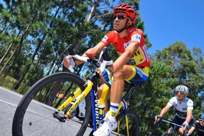 Alberto Contador (Tinkoff-Saxo) in red