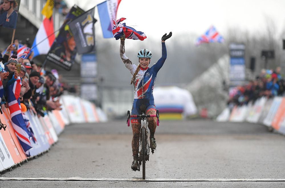 Evie Richards wins U23 world title in Valkenburg
