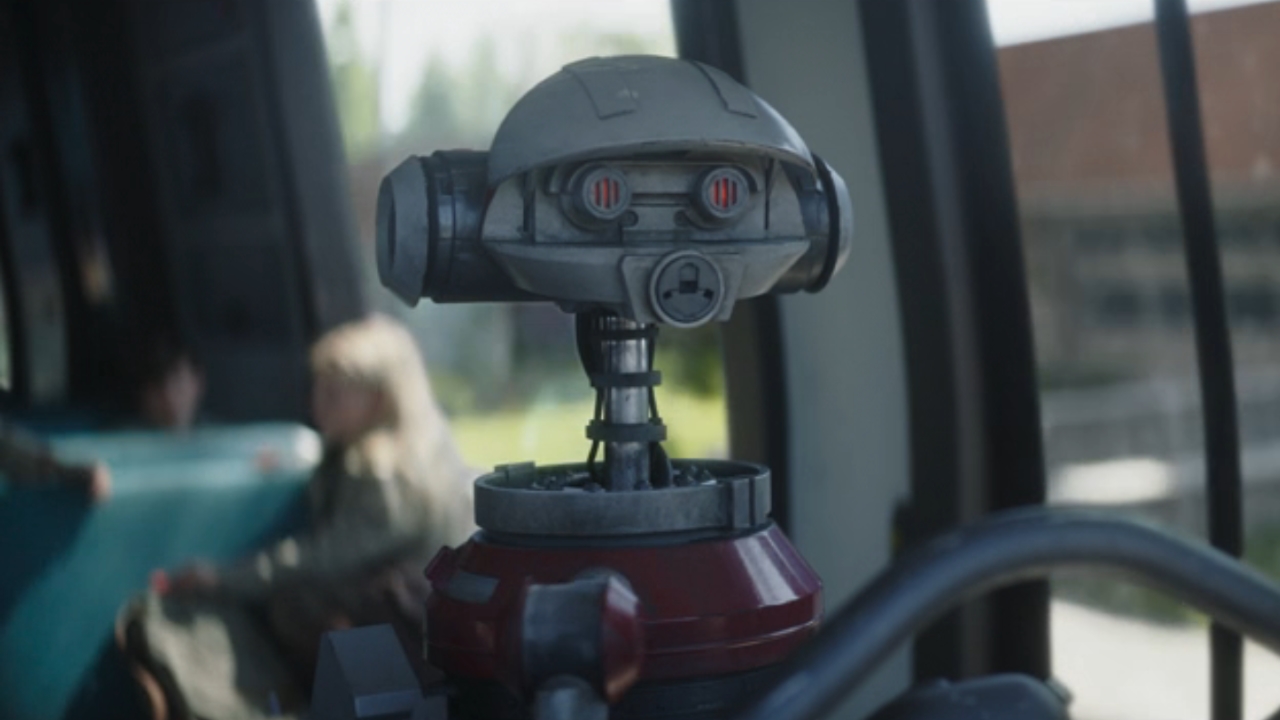 Bus drive droid in Star Wars: Skeleton Crew