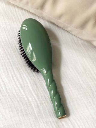 N.01 the Shine & Care Hair Brush 