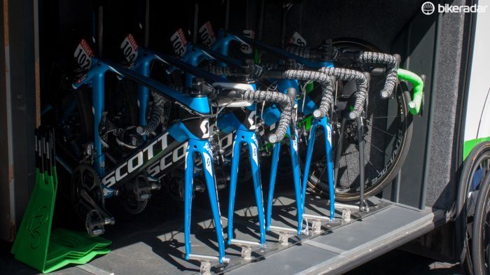 We know a few roadies who would love a set-up like this, and the bus to put it in