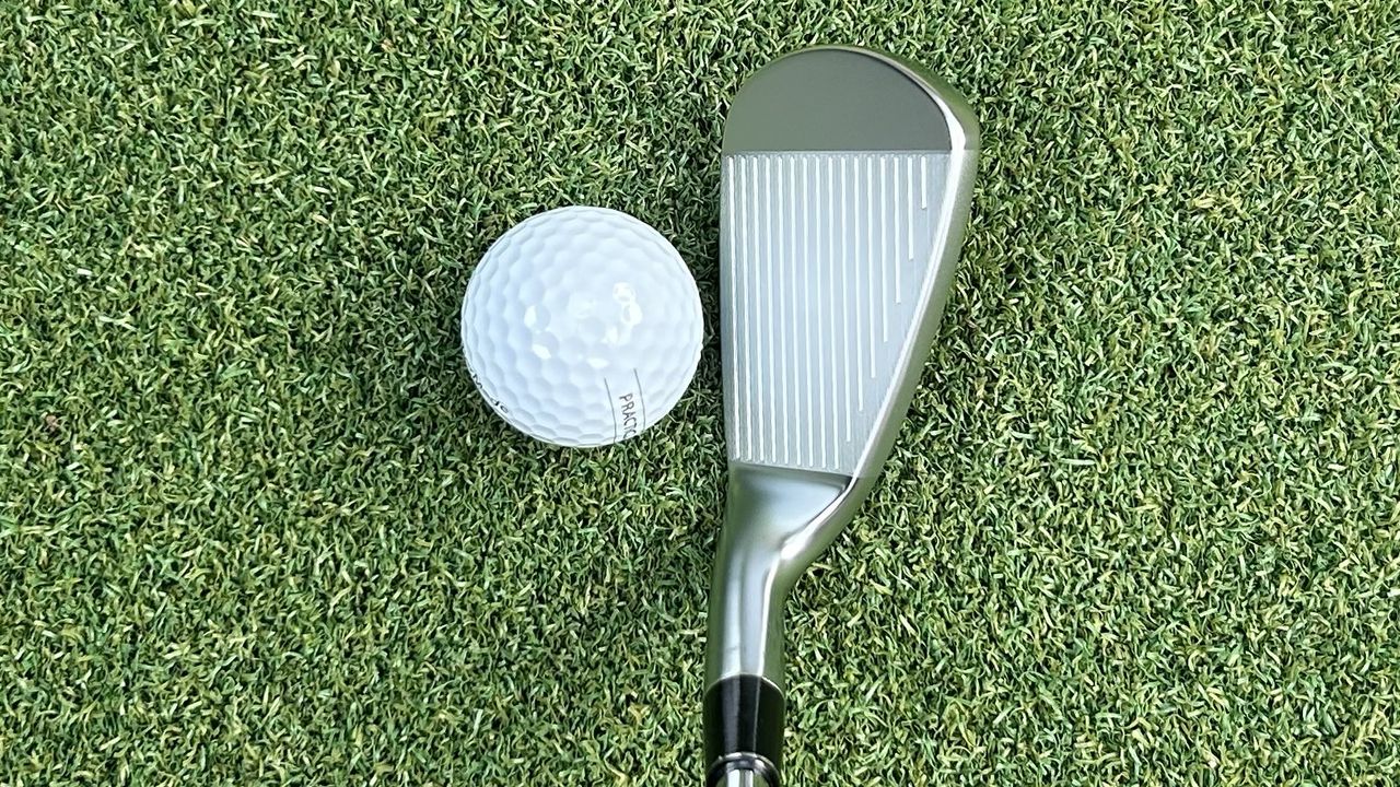 Photo of the Srixon ZXiR PW