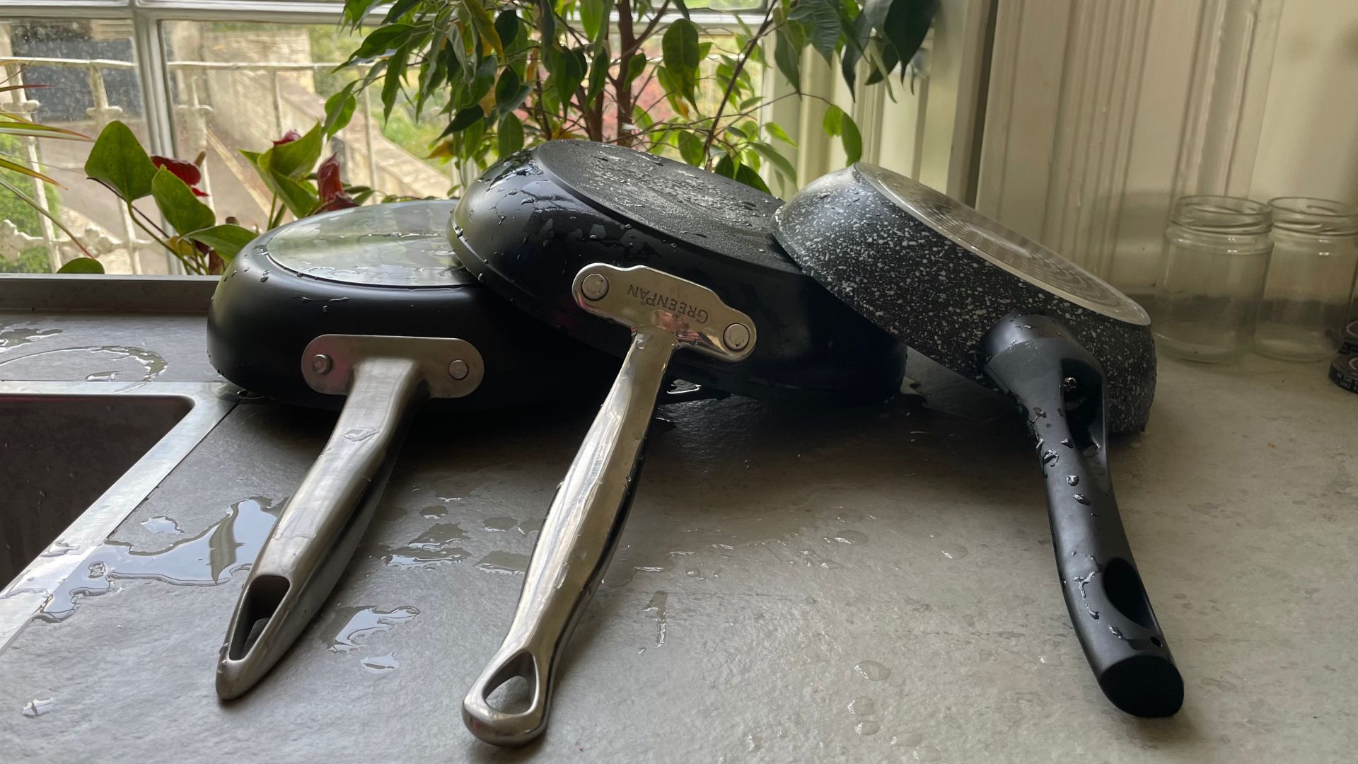 Washing up the GreenPan Barcelona Pro Frying Pan.jpg