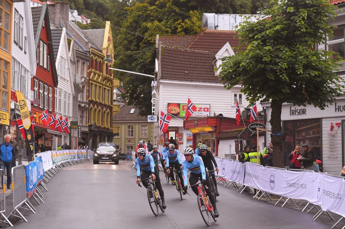 The Belgian team skips the Pizza option and continues its course recon