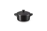 Le Creuset Signature Enamelled Cast Iron Casserole Dish With Lid Le Creuset Signature Enamelled Cast Iron Casserole Dish With Lid