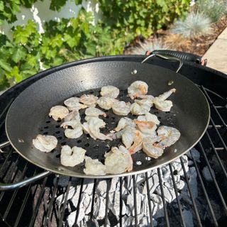 Testing the Hexclad BBQ pan at home