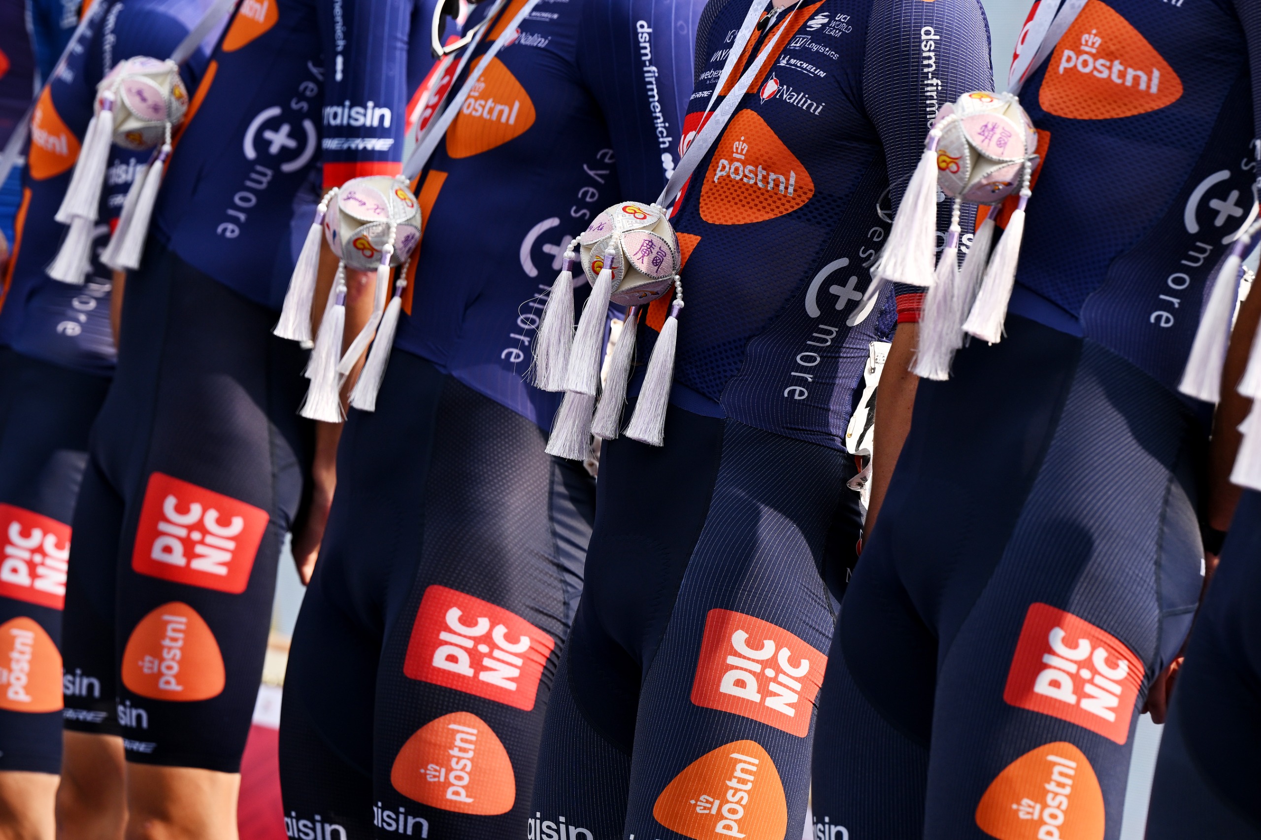 Riders in Picnic PostNL kit