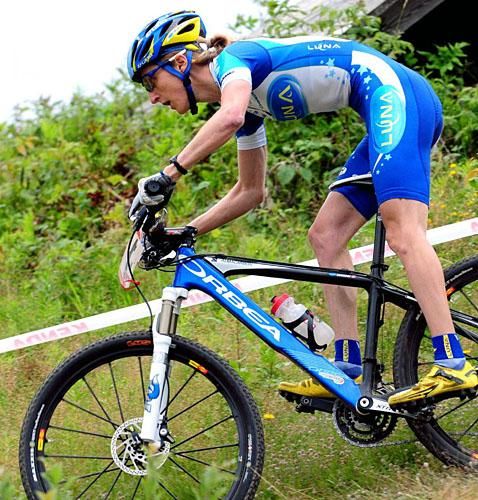 Catherine Pendrel (Luna Womens MTB) broke away and appeared to be gone.