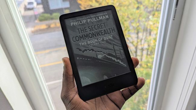 Совершенно новый Kindle всего за 85 долларов?!? Время приготовить ледяной маття и устроиться с хорошей книгой под деревом