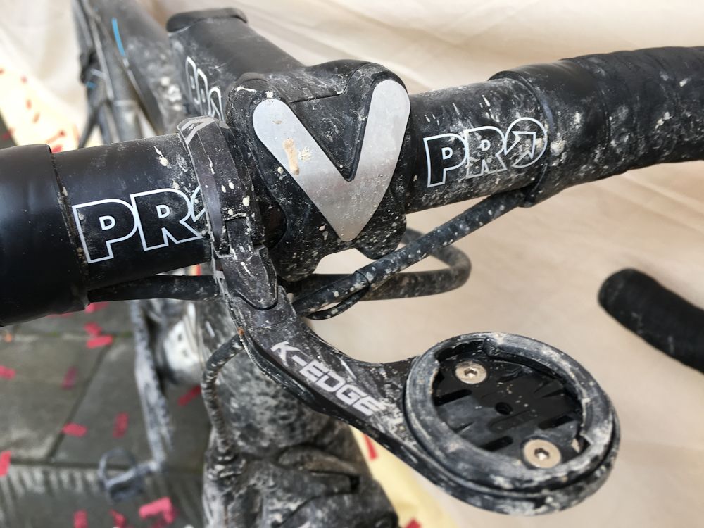 K-Edge held Kwiatkowski's computer in place on his PRO bars.