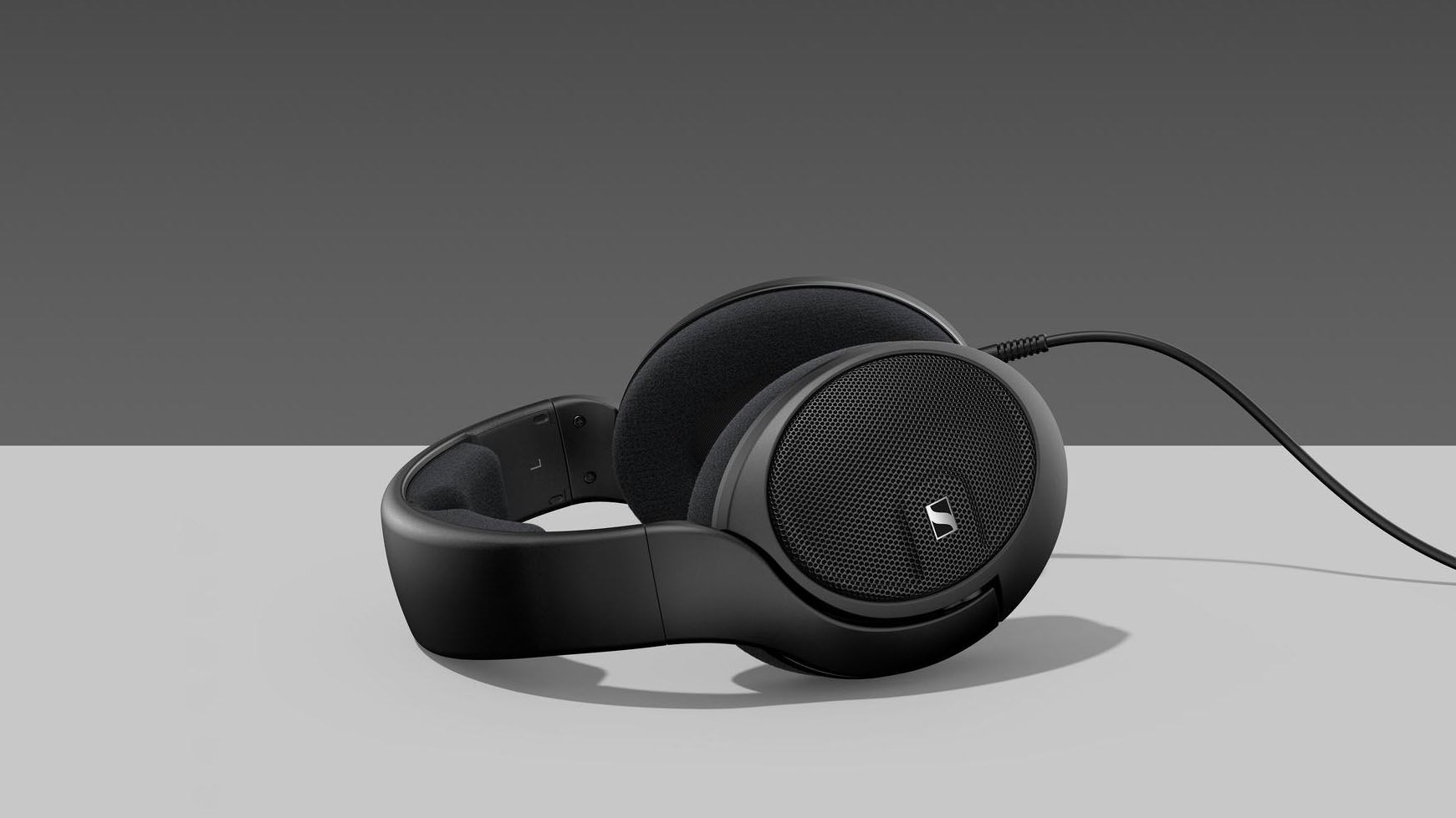 Sennheiser launches entry-level HD 560S audiophile headphones in