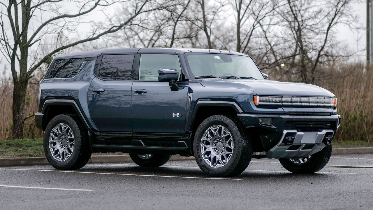 2025 GMC Hummer EV 3X SUV test drive.