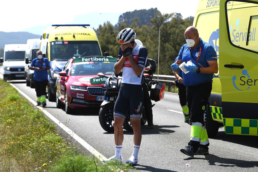 SANTA CRUZ DE BEZANA SPAIN AUGUST 31 Giulio Ciccone of Italy and Team Trek Segafredo abandons the race after crash during the 76th Tour of Spain 2021 Stage 16 a 180km stage from Laredo to Santa Cruz de Bezana lavuelta LaVuelta21 on August 31 2021 in Santa Cruz de Bezana Spain Photo by Tim de WaeleGetty Images
