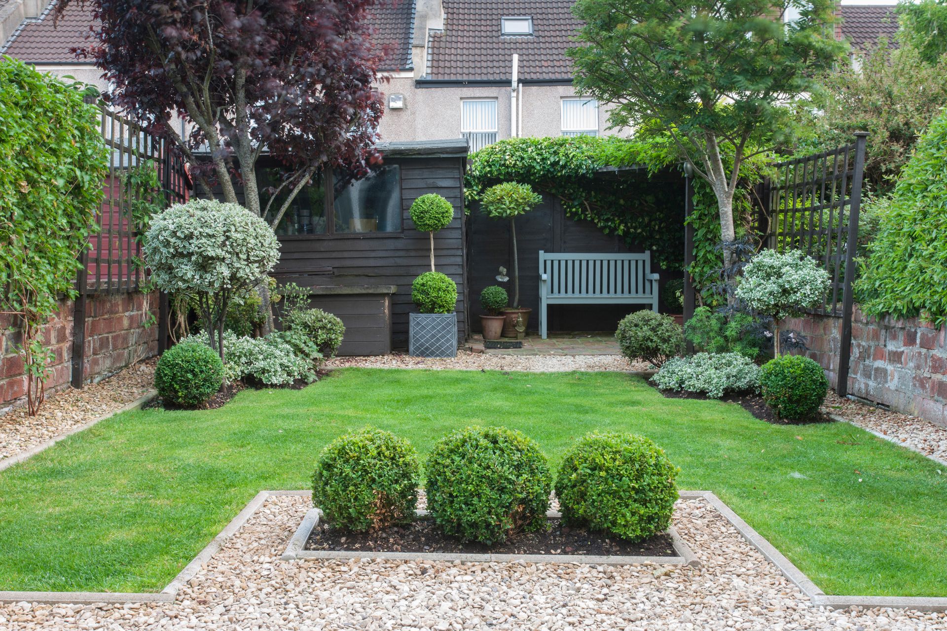 How much does landscaping cost? The price of redesigning a front or ...