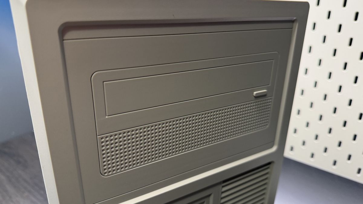 Thermaltake Retro case during a PC build.