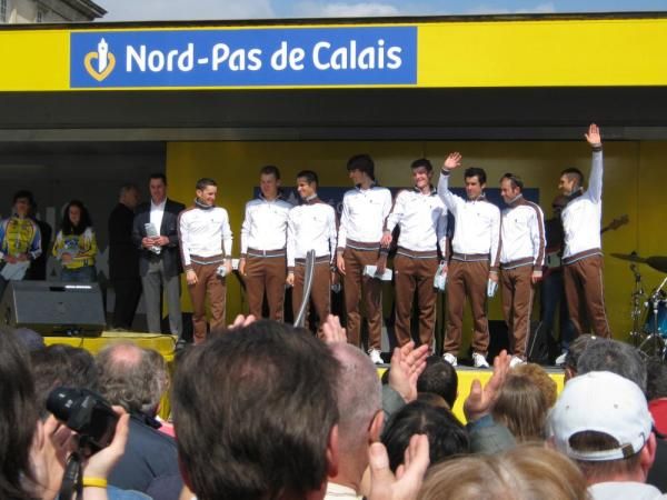 Ag2r-La Mondiale on stage at the team presentation
