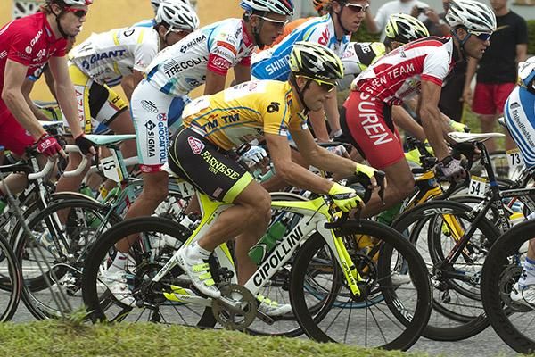 Tour leader Andrea Guardini (Farnese Vini/Neri Sottoli) in the peloton before they made their way up the Cameron Highlands.