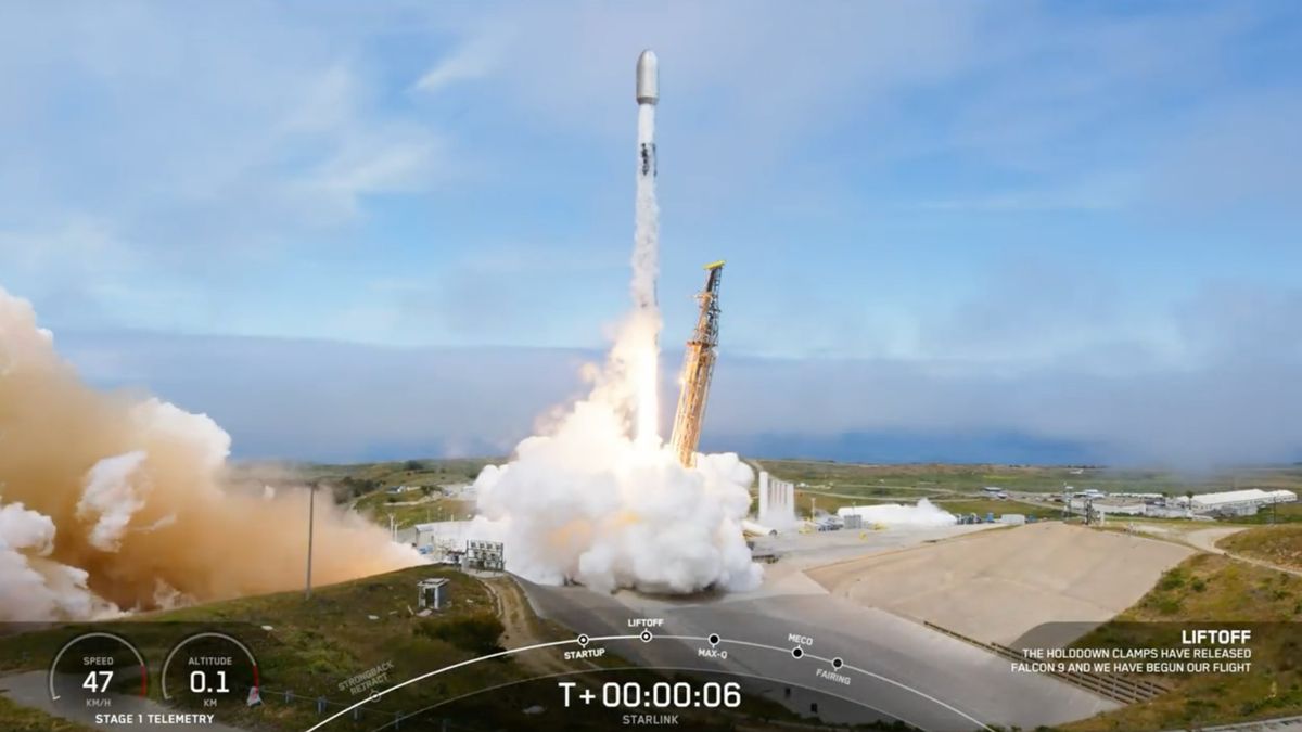تطلق SpaceX 20 قمرًا صناعيًا من نوع Starlink في مهمتها الخمسين هذا العام