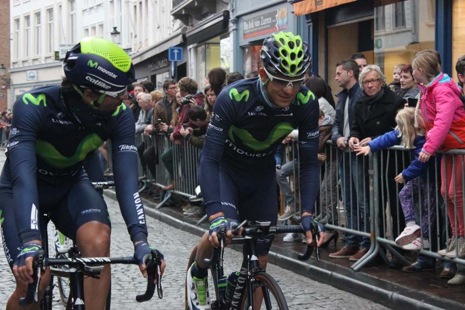 Francisco Ventoso and Andre Amador go to the start lie