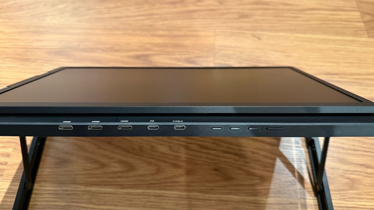 Aura Triple Aero 15.6 Pro Max