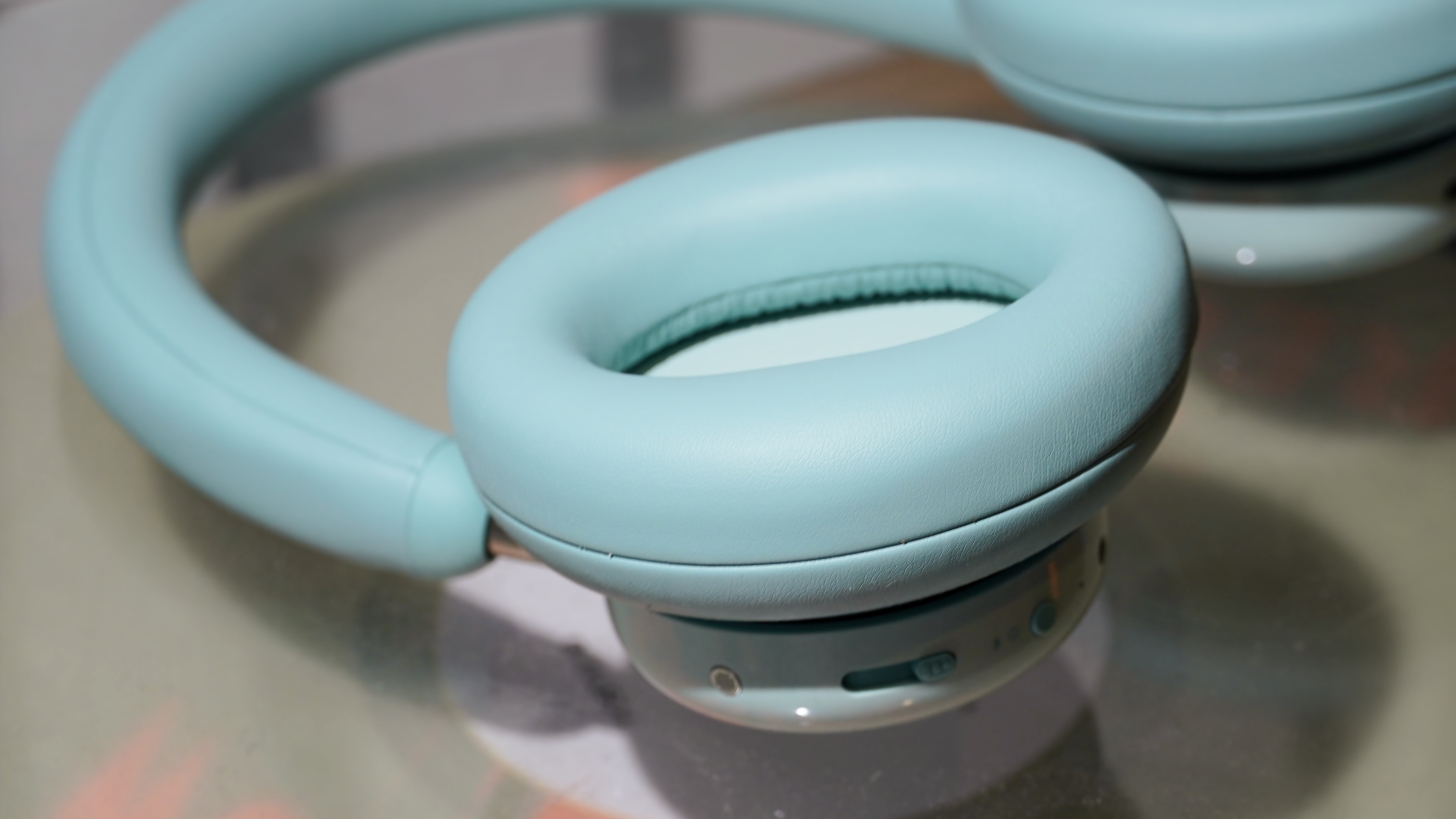 The CMF Headphone Pro in blue with interchangeable ear cushions.
