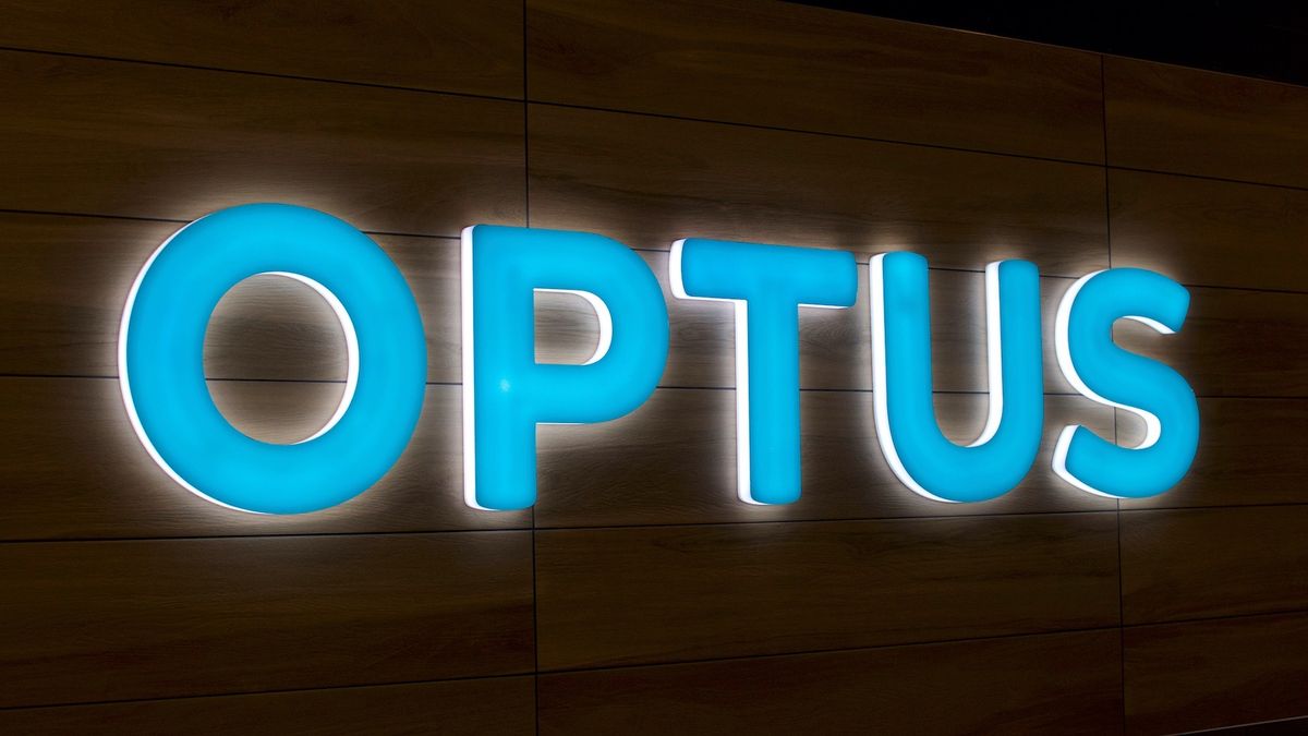 Optus logo on storefront