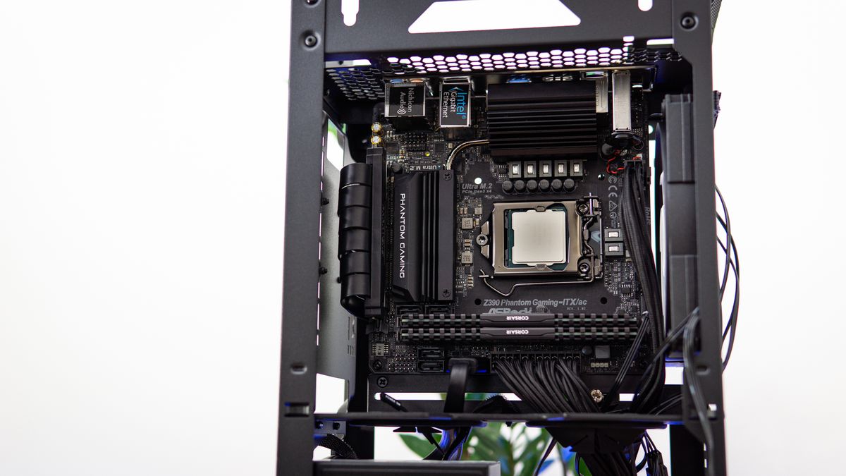 Hardware Installation - Phanteks Evolv Shift 2 Review: Pretty Mini