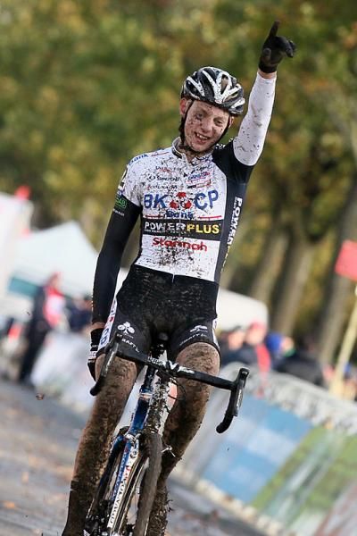 With his Koppenbergcross win, Michael Vanthourenhout (BKCP - Powerplus) remains undefeated through two rounds of the bpost Bank Trofee.